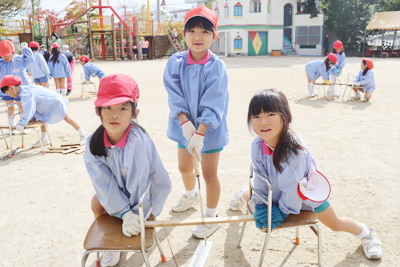 11���̎q�ǂ��B�̗l�q�B