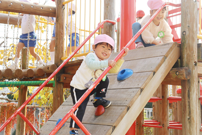 12���̎q�ǂ��B�̗l�q�@